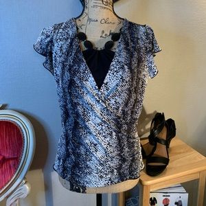 BCX Snake Print 🖤🤍 black/cream blouse w/necklace